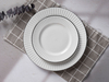 Juego de vajilla de porcelana con borde negro