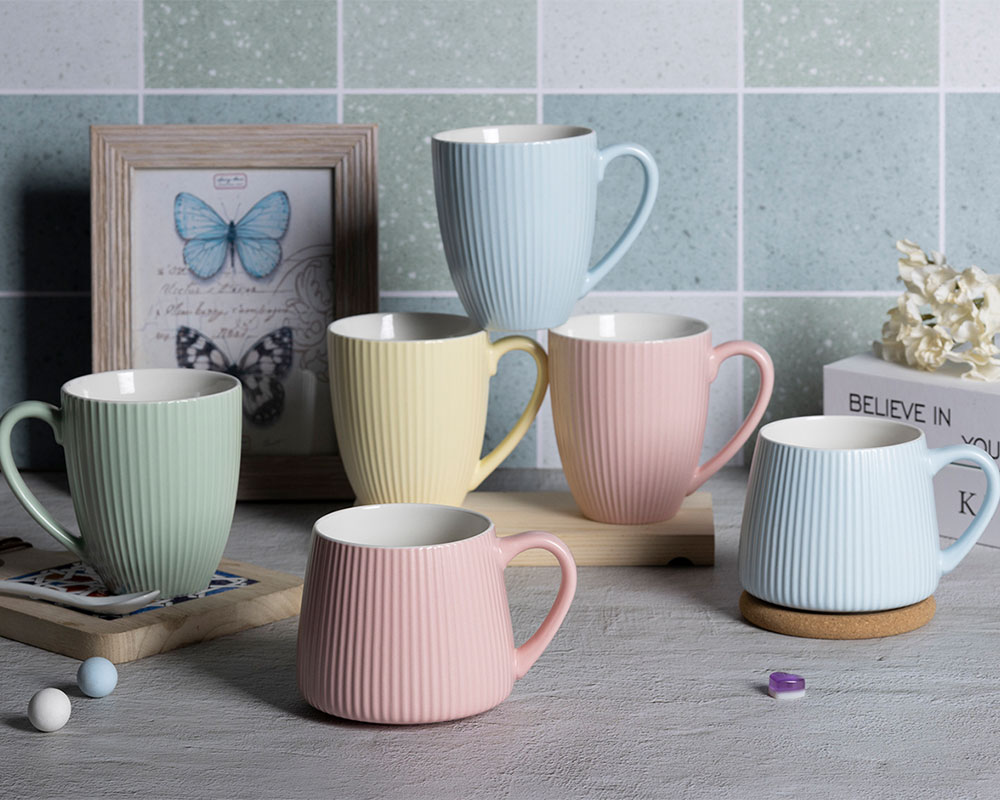 Tazas y tazas y juegos de té