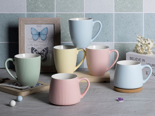Tazas minimalistas personalizadas para promociones