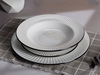Juego de vajilla de porcelana con borde negro